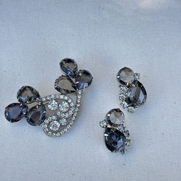 Vintage Rhinestone Brooch & Earrings Set Silver Tone Gray Clear Stones Open Back - Picture 2 of 8